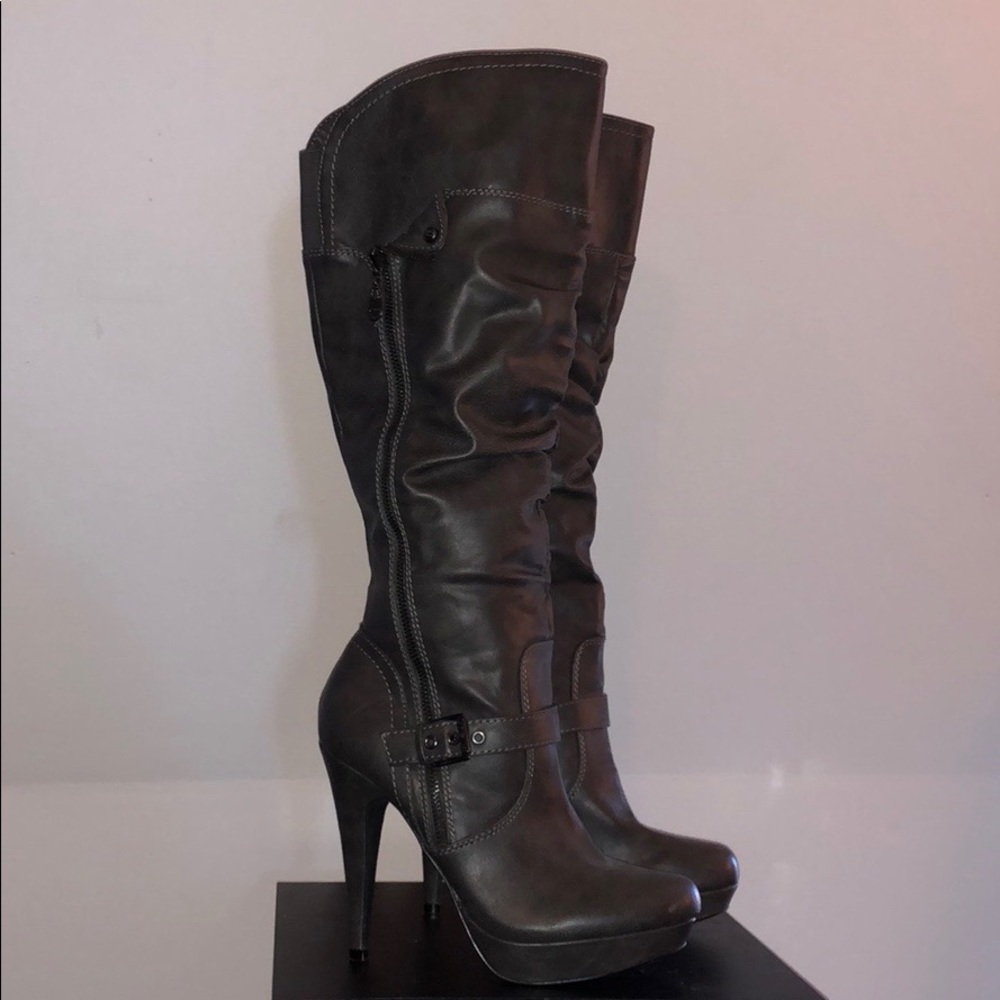 💰Super Sexy Gray Heeled Boots💰